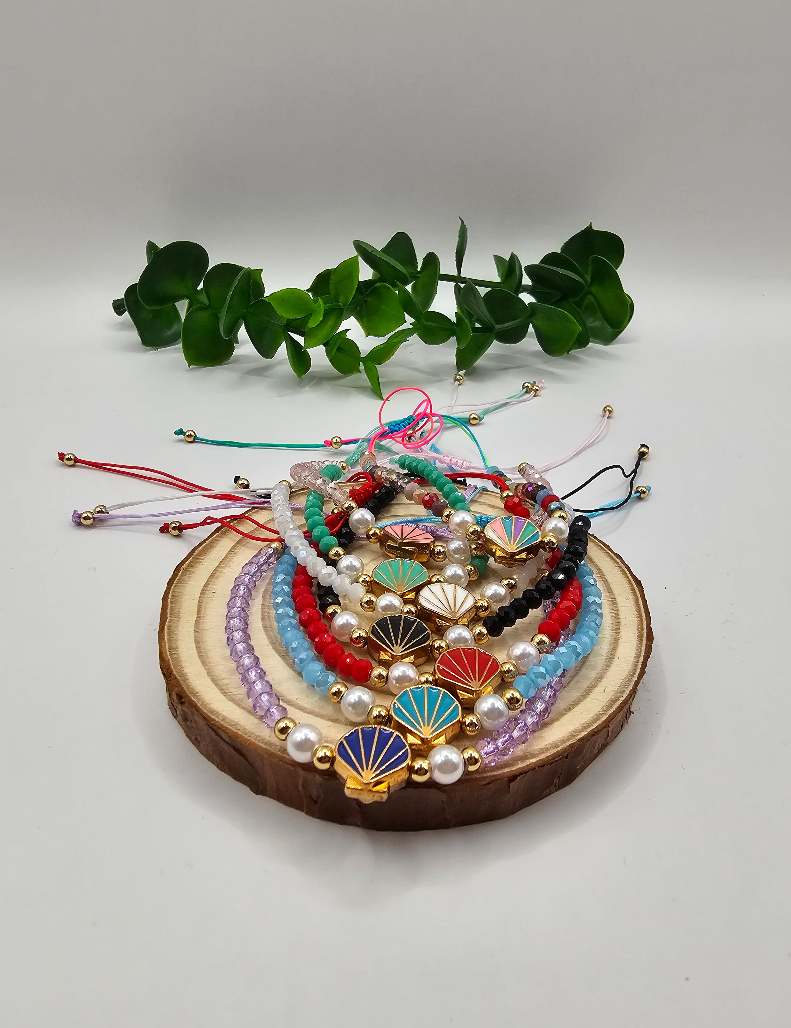 Pulseira Ajustável Misangas e Concha